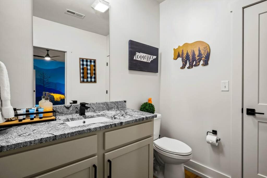 *Dog Friendly*Modern Home-Minutes To Dollywood, Gatlinburg, Smoky Mountains & Pigeon Forge! Екстериор снимка