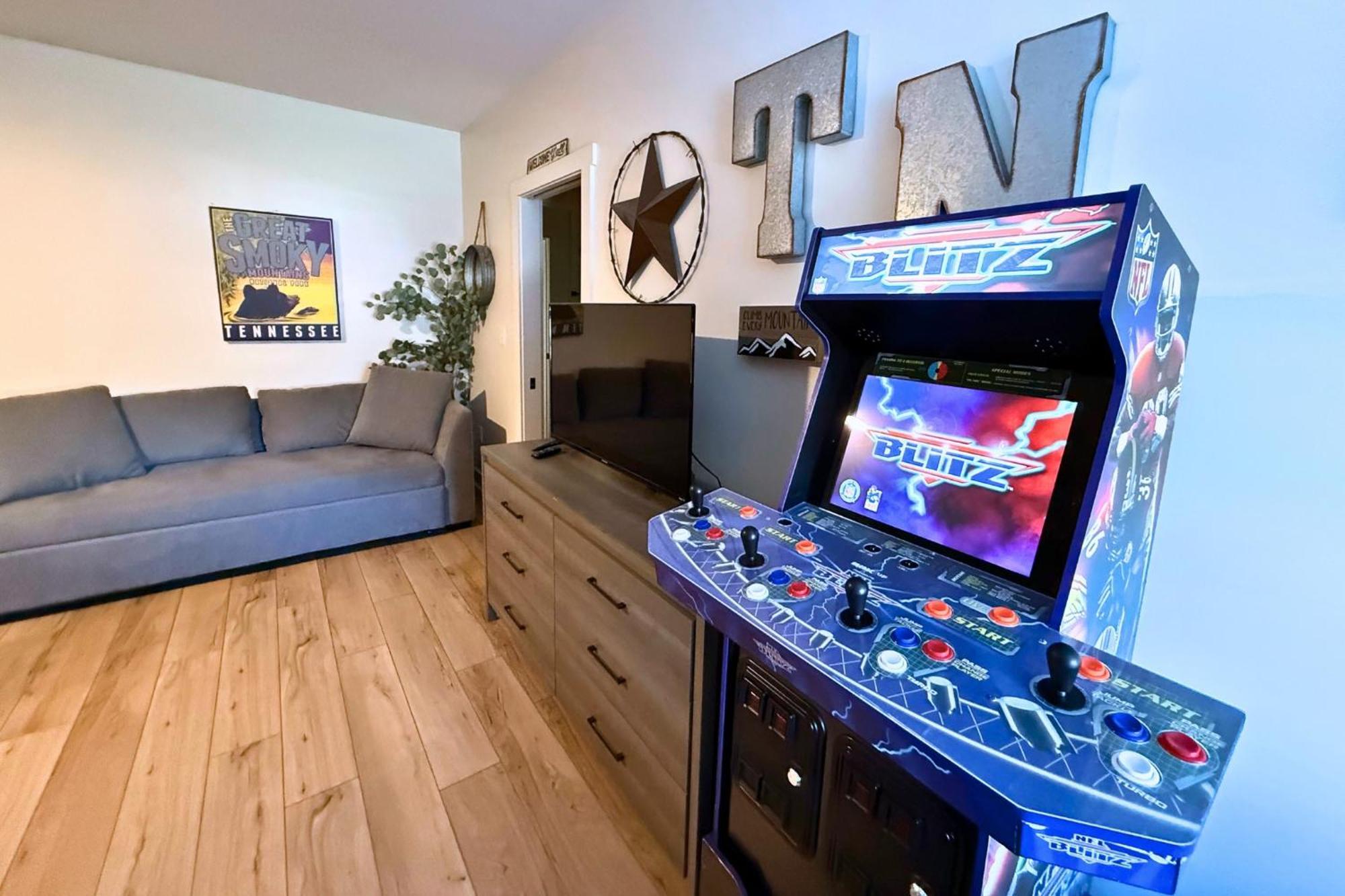 *Dog Friendly*Modern Home-Minutes To Dollywood, Gatlinburg, Smoky Mountains & Pigeon Forge! Екстериор снимка